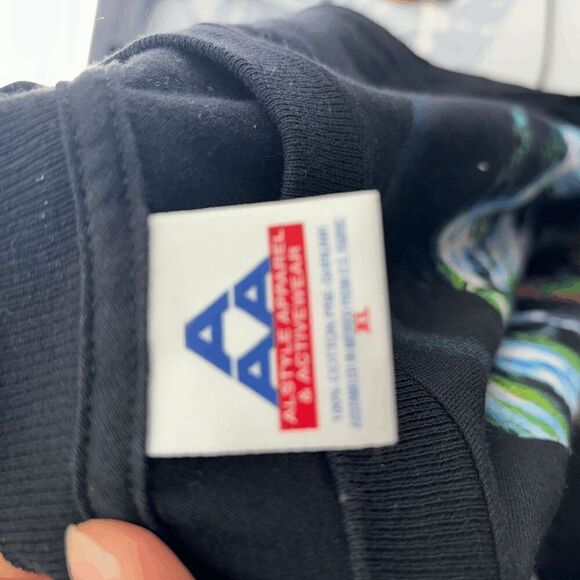 Vintage Panda Bear with Flowers T-Shirt Nature XL on AAA Tag Y2K - Picture 4 of 5